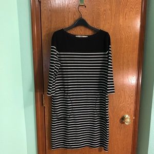 Gently used Max Studio dress w/pockets